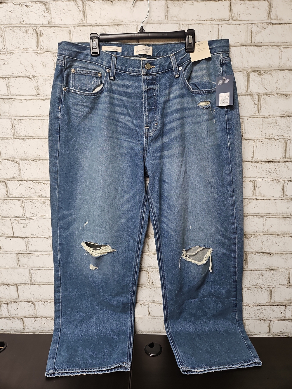 Universal Thread Women's Mid-Rise 90's Baggy Distressed Jeans Size 16 Reg NWT